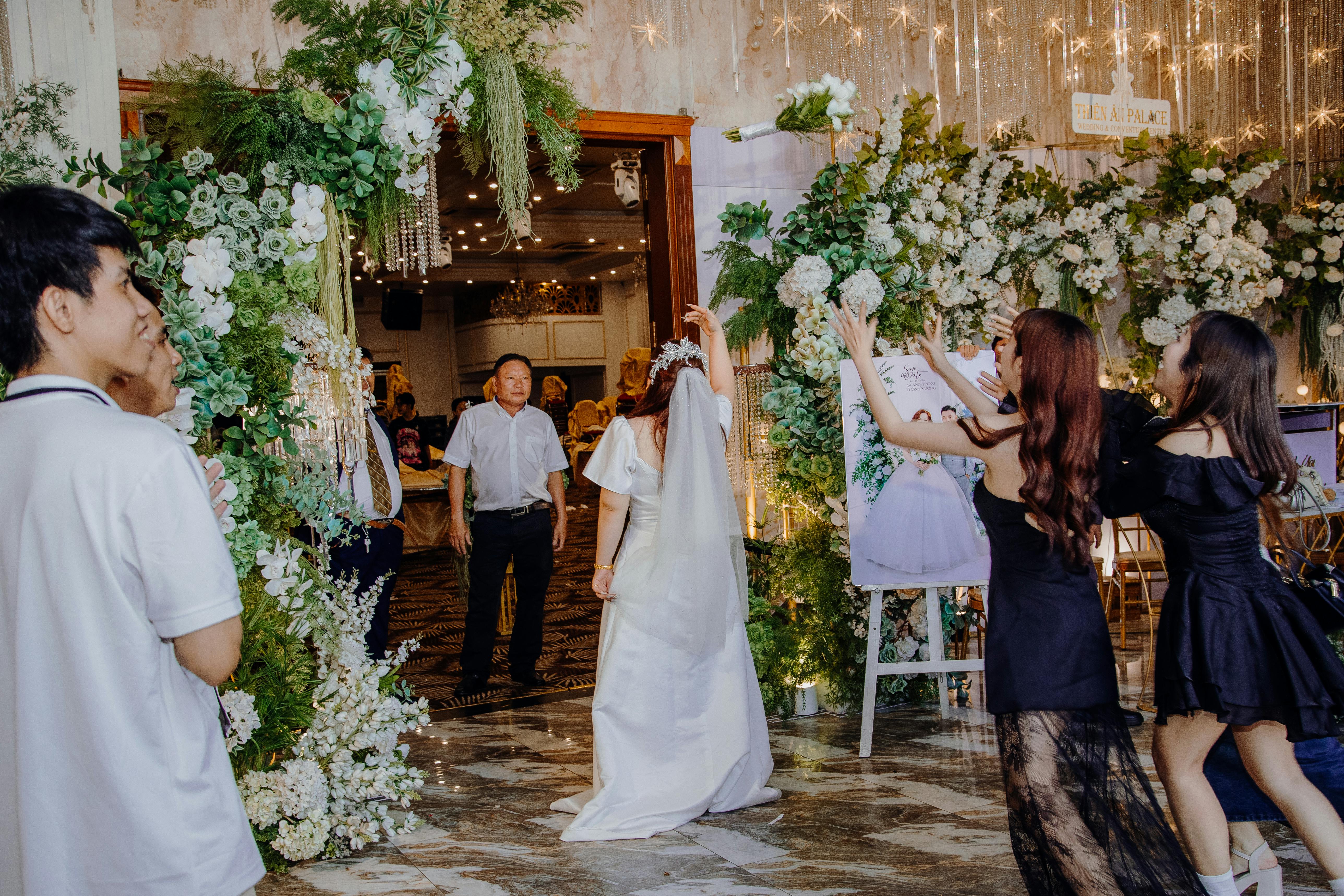 Przygotowania do uroczystości weselnej